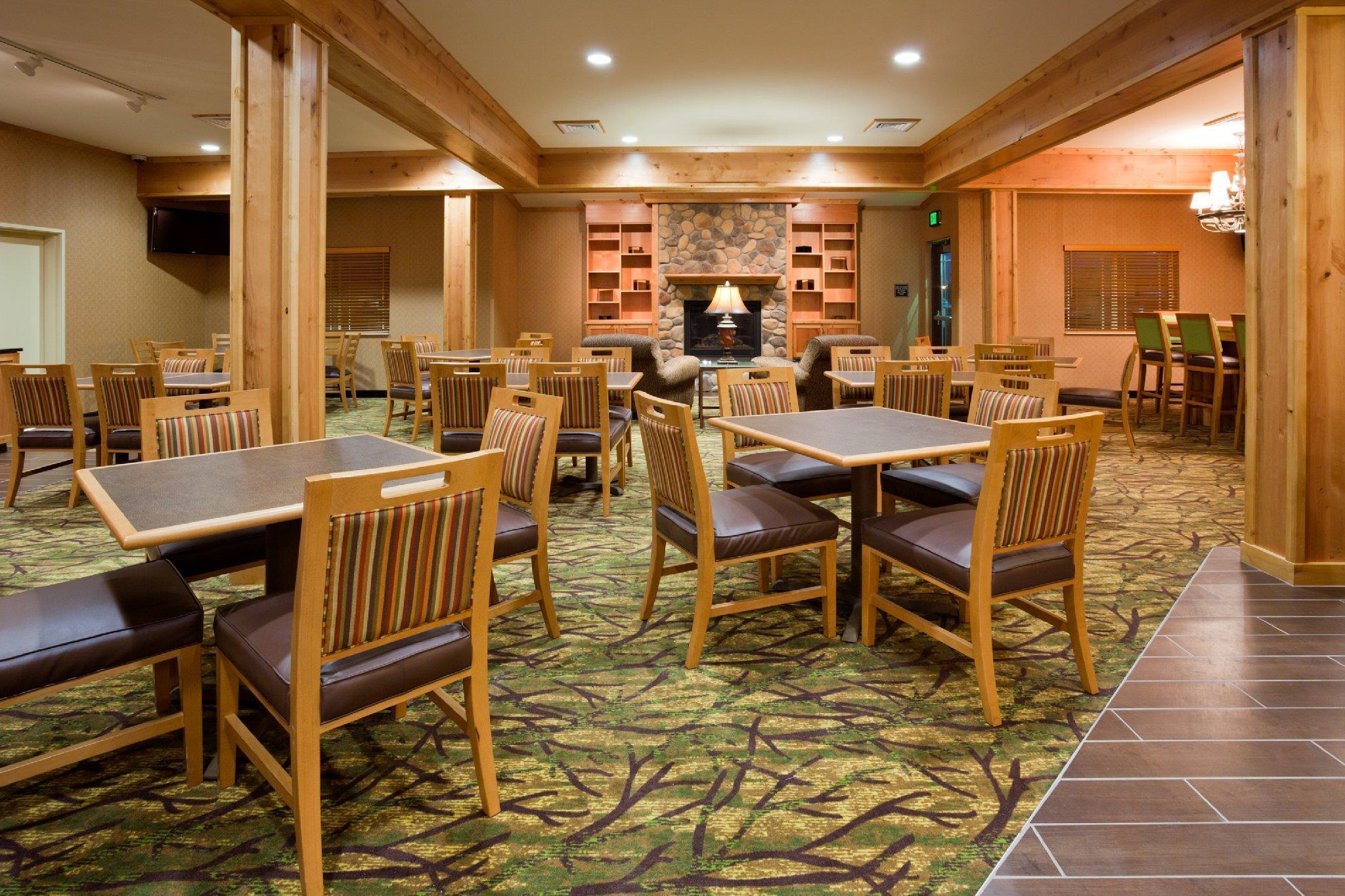 Hawthorn Suites By Wyndham Minot Restaurant photo